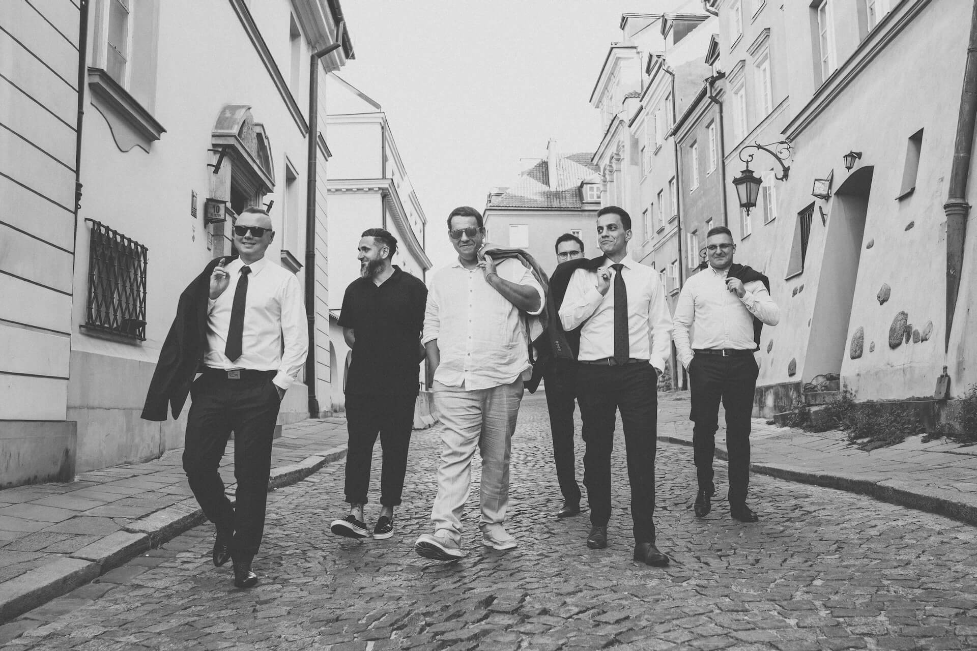 Pan młody z przyjaciółmi podbijają stolicę – wesele Mazowsze