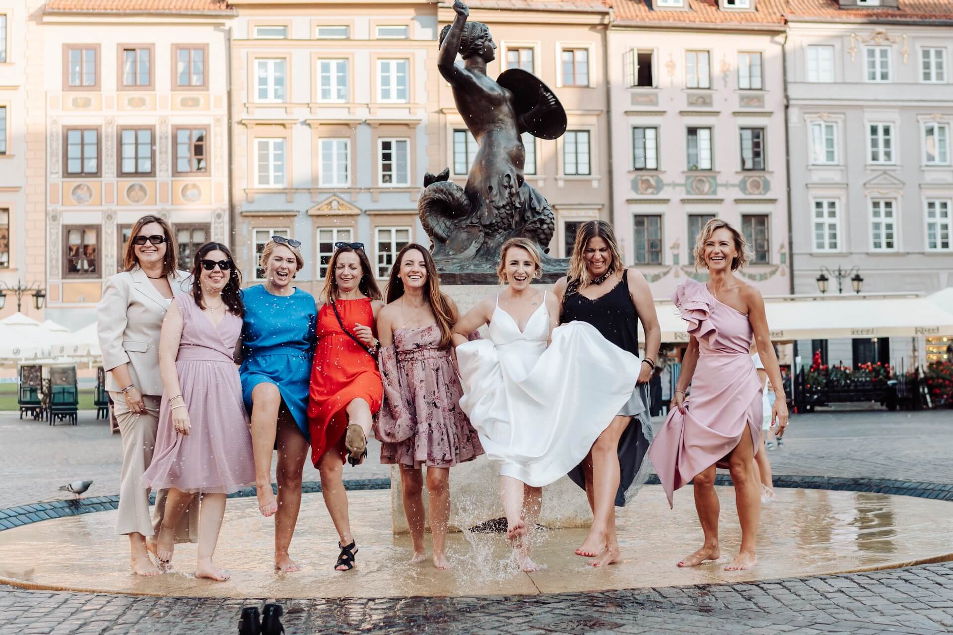 Reportaż ślubny Warszawa Stare Miasto – fontanna Syrenka Warszawska