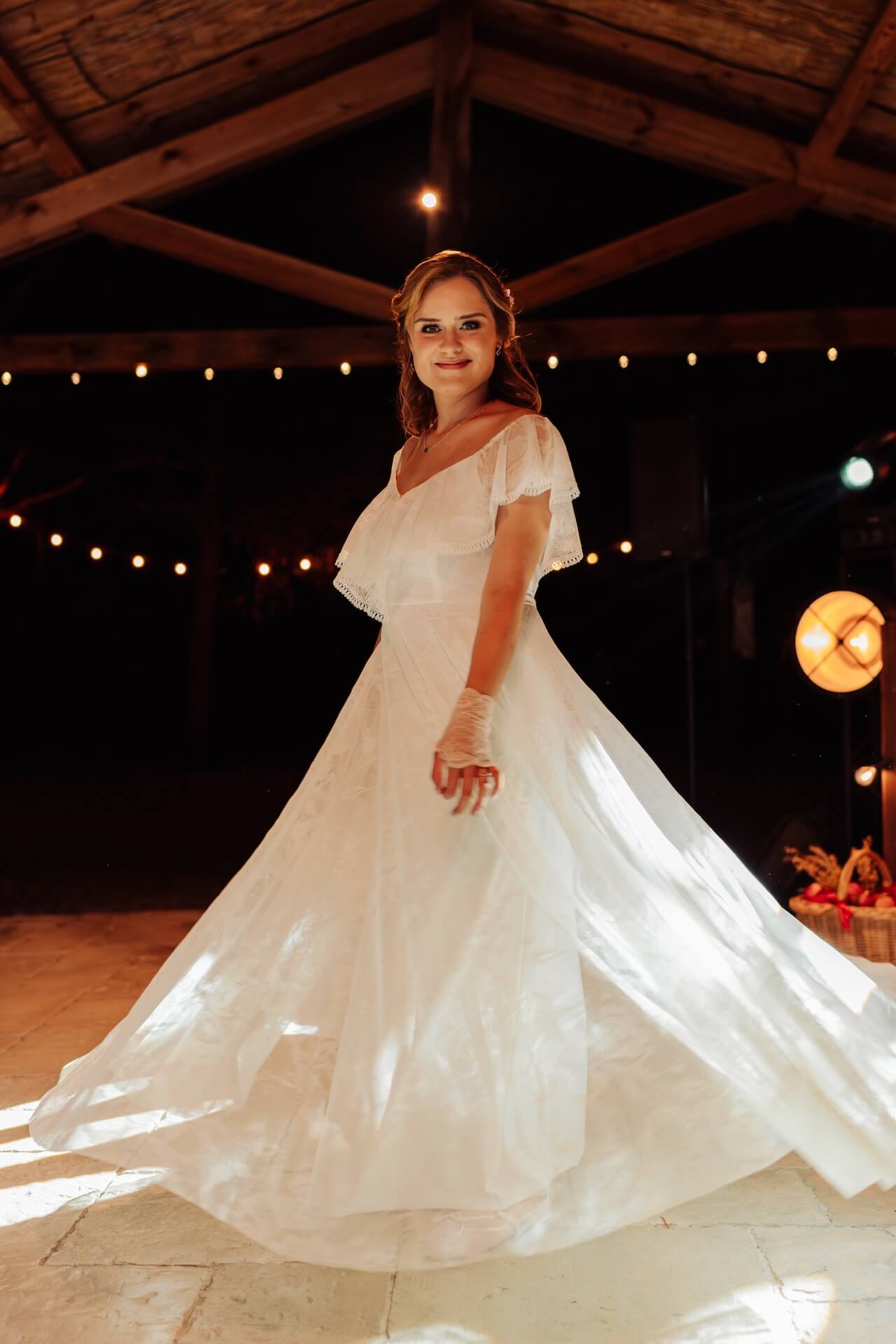 Fotograf na slub plener warszawa siedlisko malcanow panna mloda w lekkiej sukni