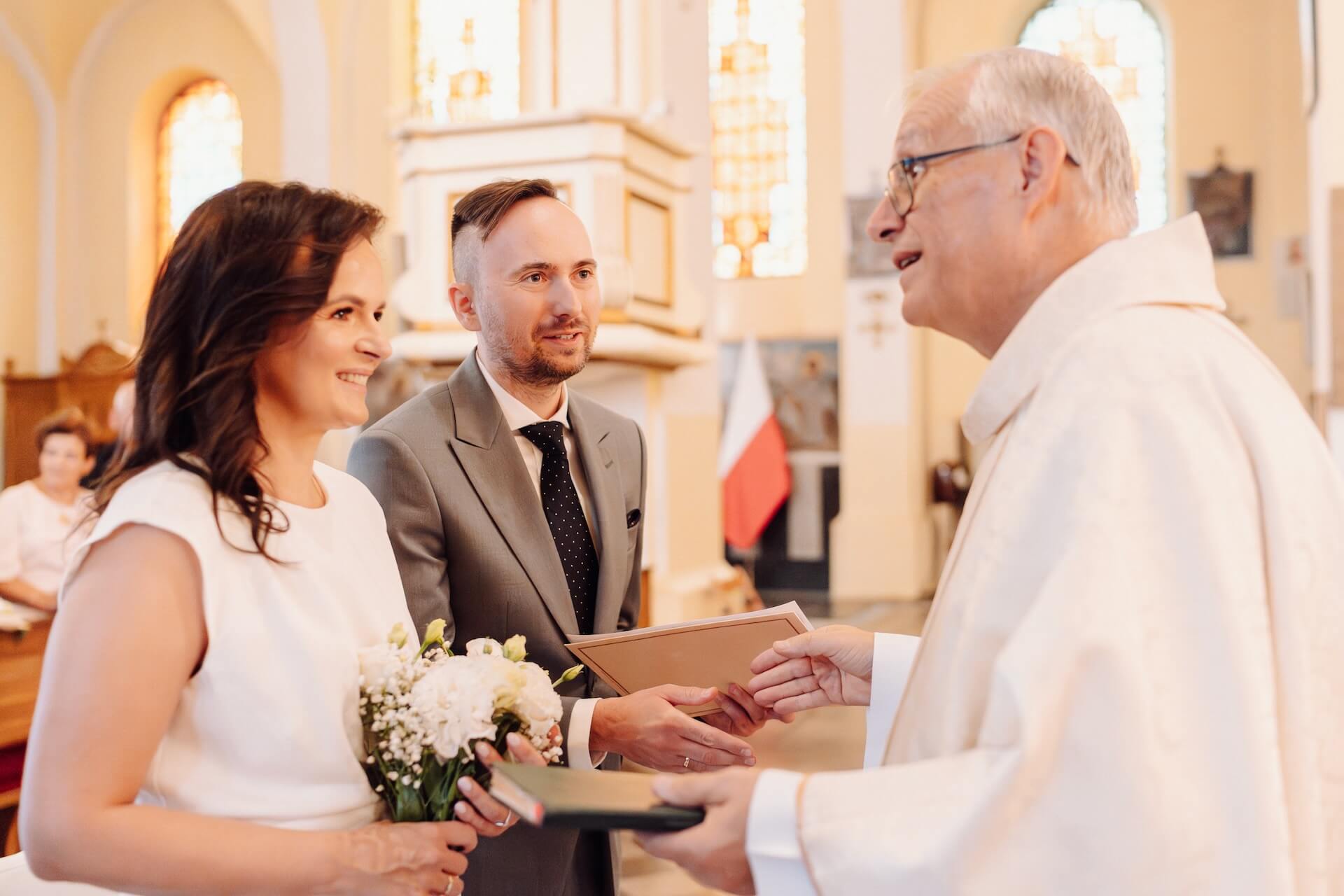 Fotograf na maly slub warszawa kosciol swietego stanislawa na woli blogoslawienstwo